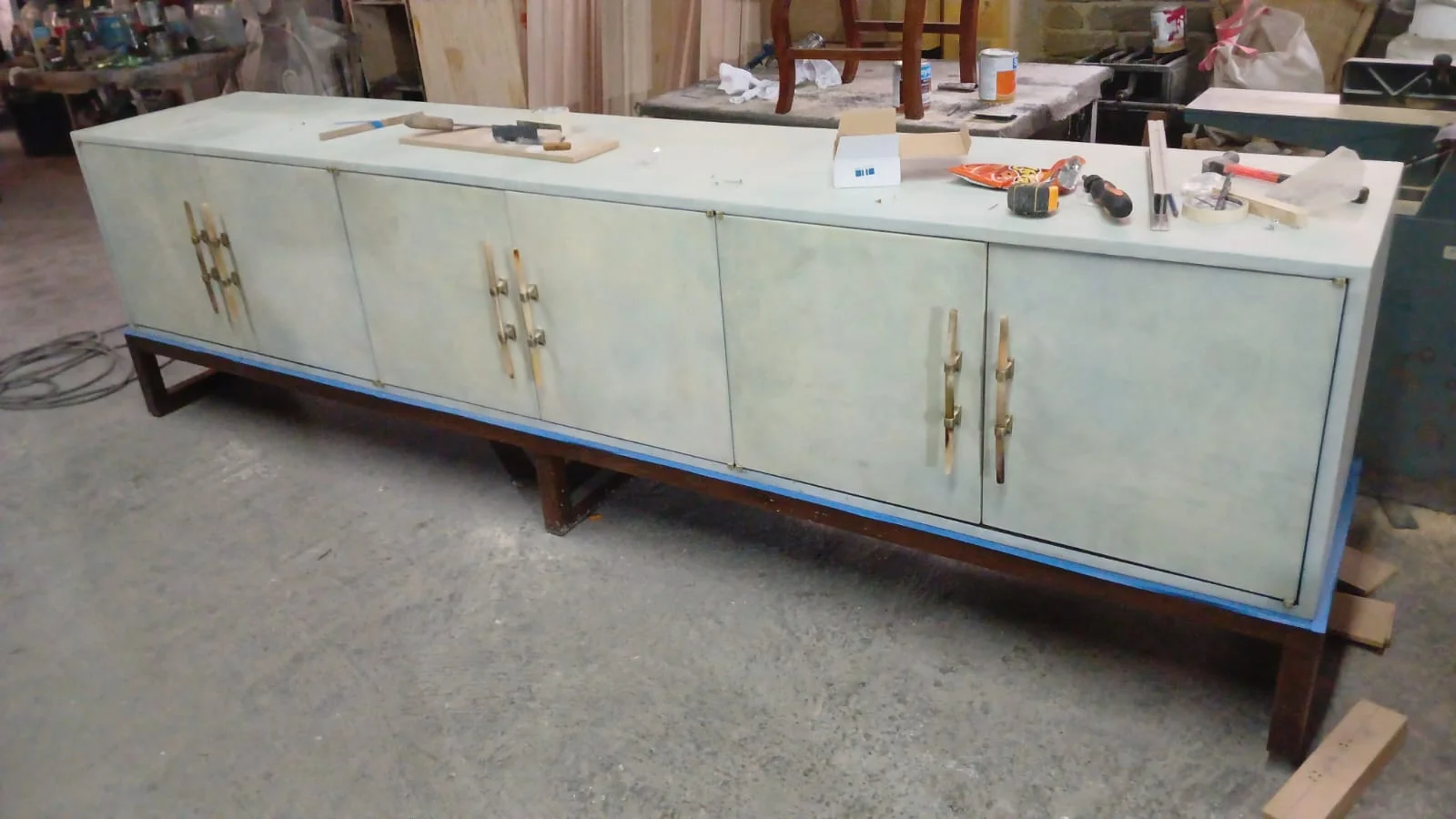 Pergamino Genuino y Mobiliario: El Tesoro del Art Decó